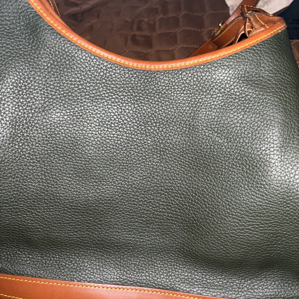 Never used Dooney and Bourke leather handbag - Picture 4 of 16